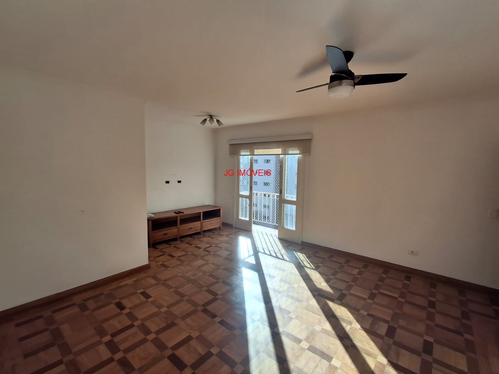 Apartamento para alugar com 2 quartos, 75m² - Foto 3