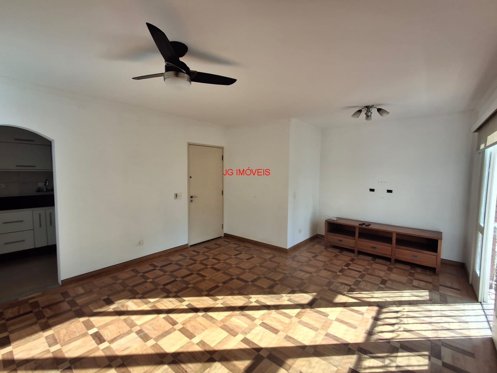 Apartamento para alugar com 2 quartos, 75m² - Foto 2