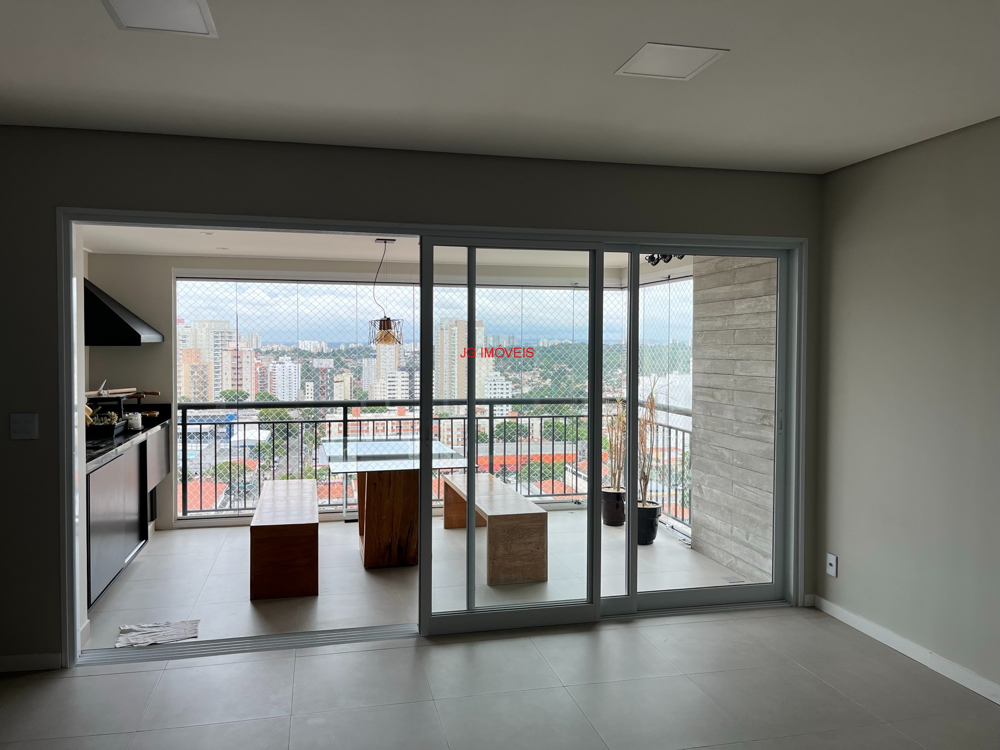 Apartamento à venda com 2 quartos, 83m² - Foto 2