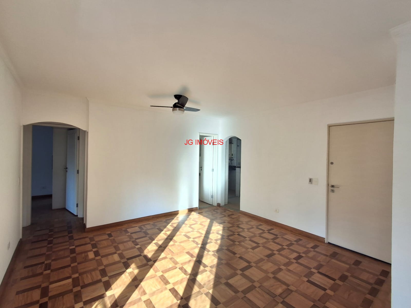 Apartamento para alugar com 2 quartos, 75m² - Foto 4