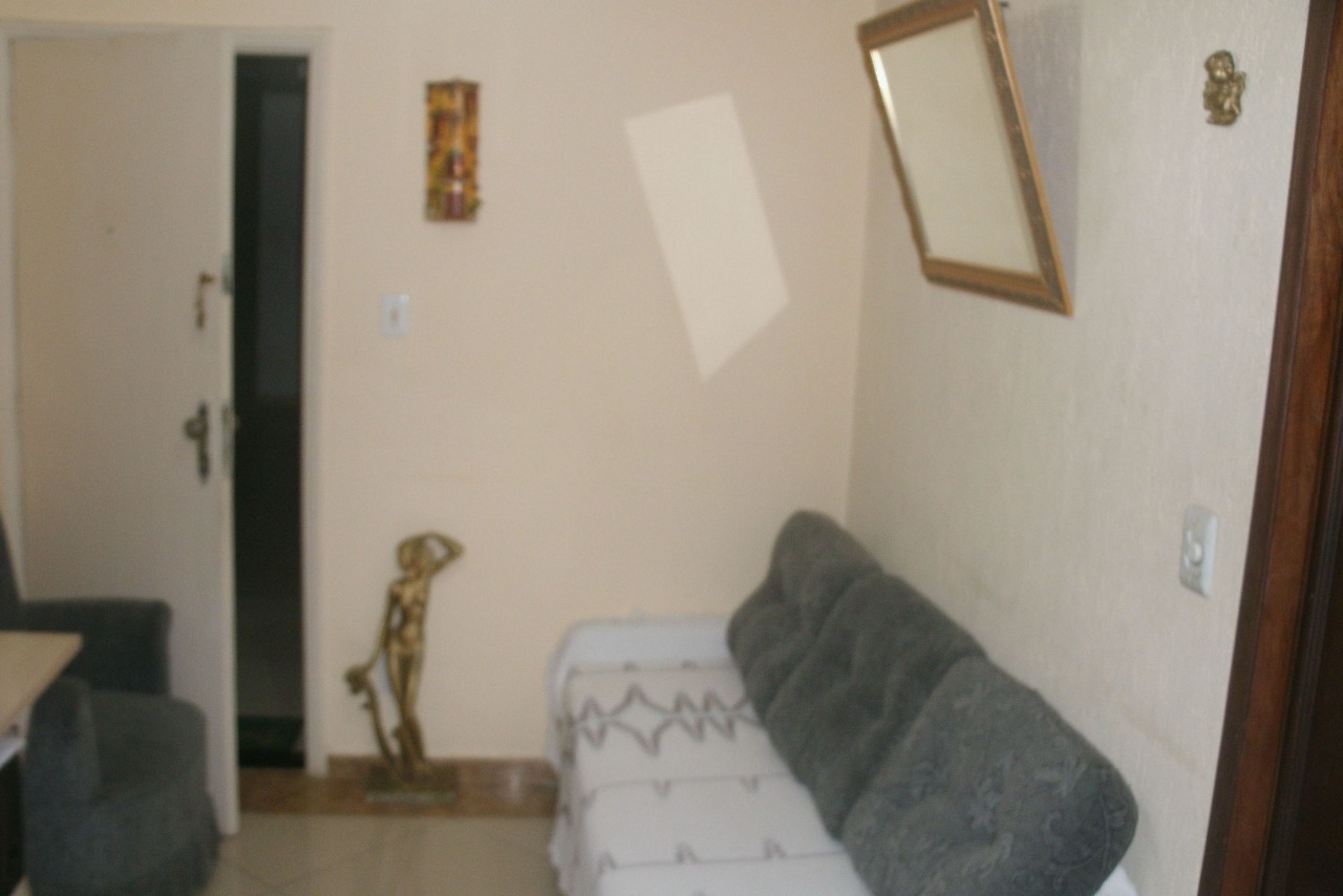 Apartamento à venda com 1 quarto, 42m² - Foto 2