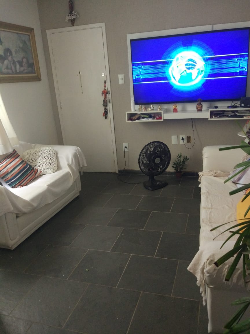 Apartamento à venda com 2 quartos, 75m² - Foto 1