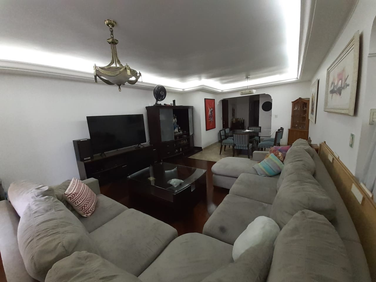 Apartamento à venda com 3 quartos, 187m² - Foto 2