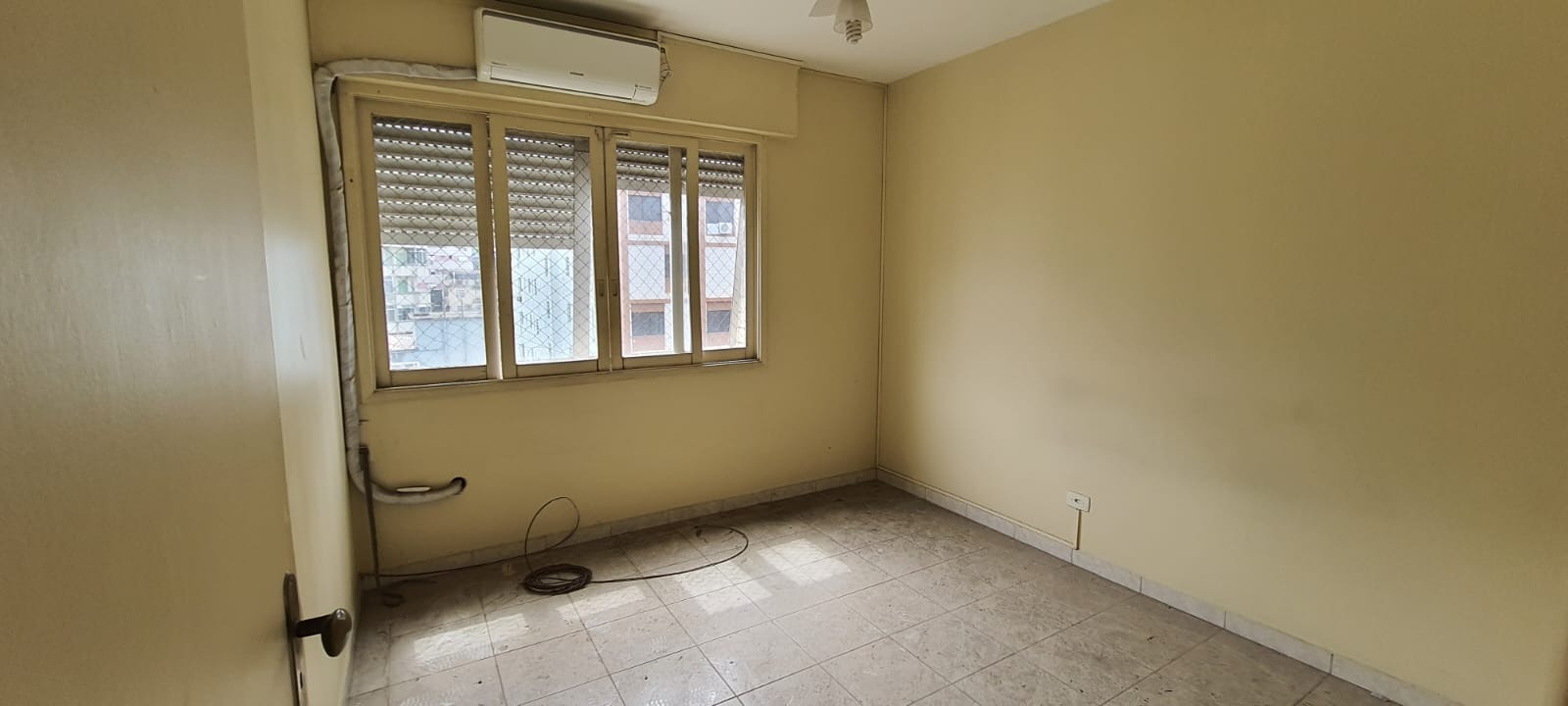 Apartamento à venda com 1 quarto, 50m² - Foto 4