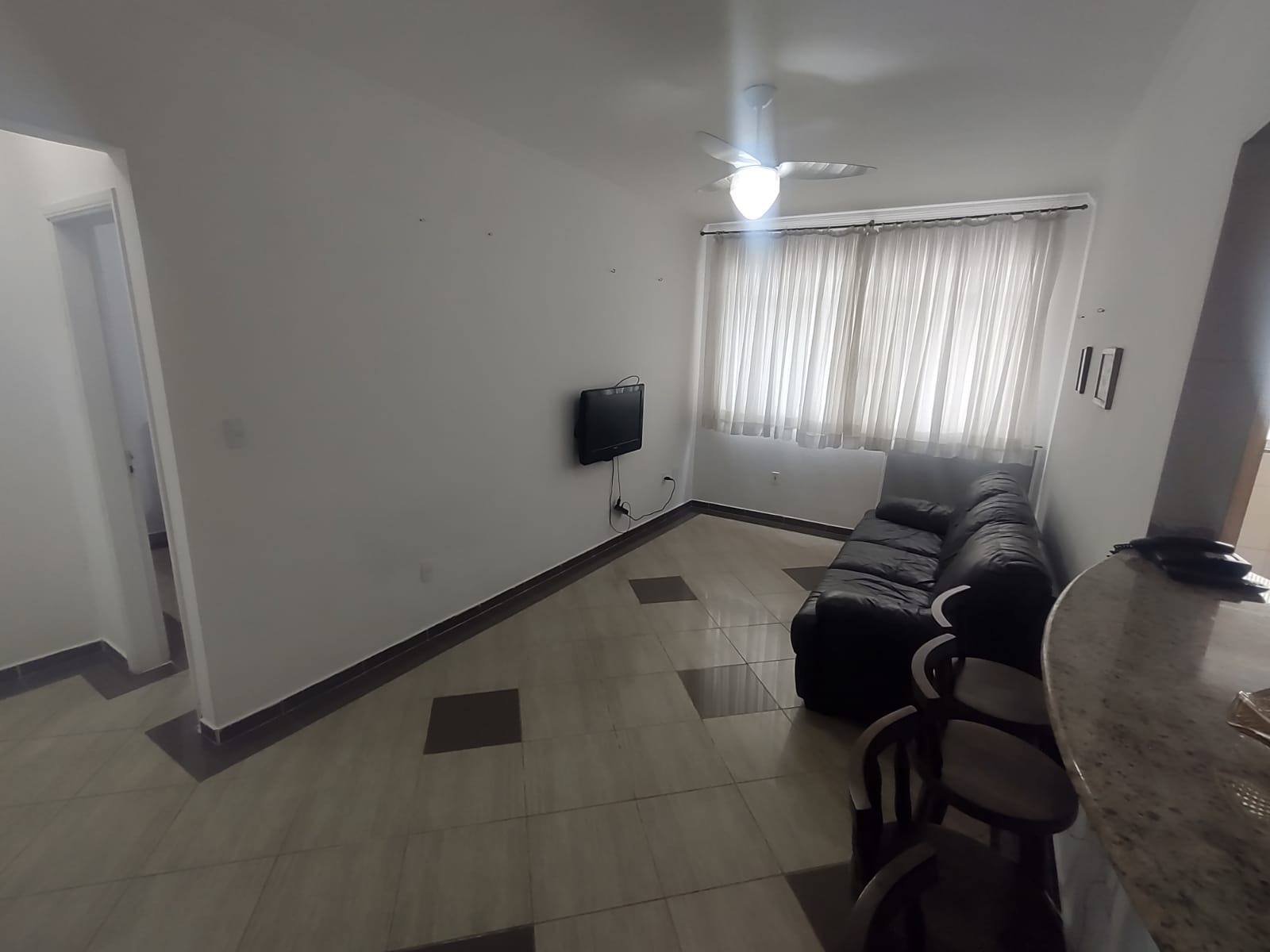 Apartamento à venda com 1 quarto, 70m² - Foto 2