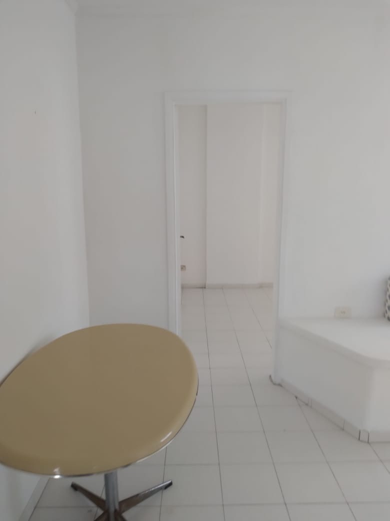 Apartamento à venda com 1 quarto, 50m² - Foto 2