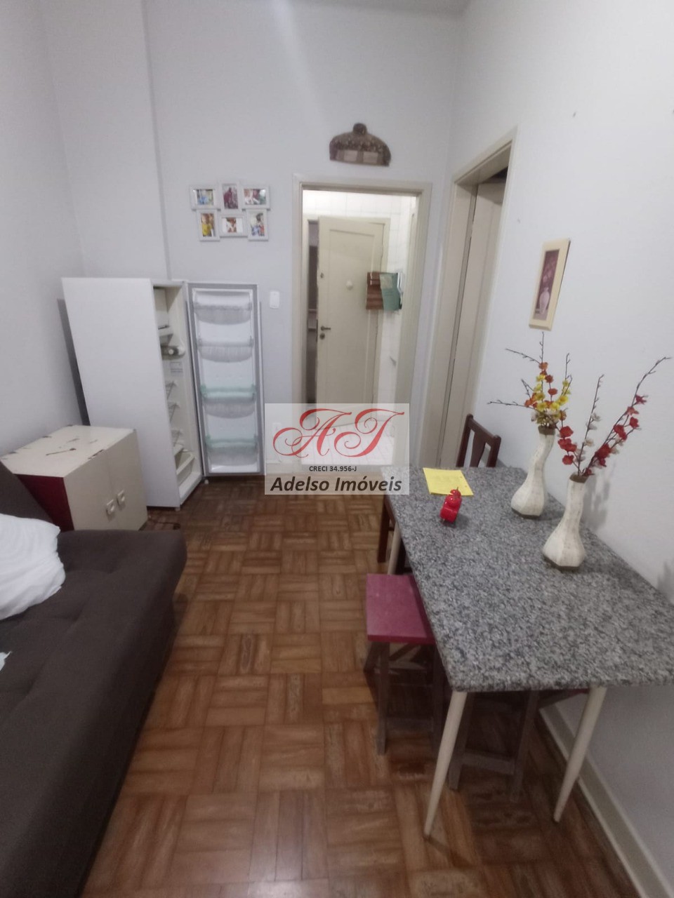 Apartamento à venda com 1 quarto, 45m² - Foto 2