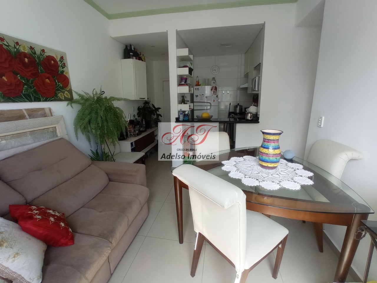 Apartamento à venda com 2 quartos, 75m² - Foto 1