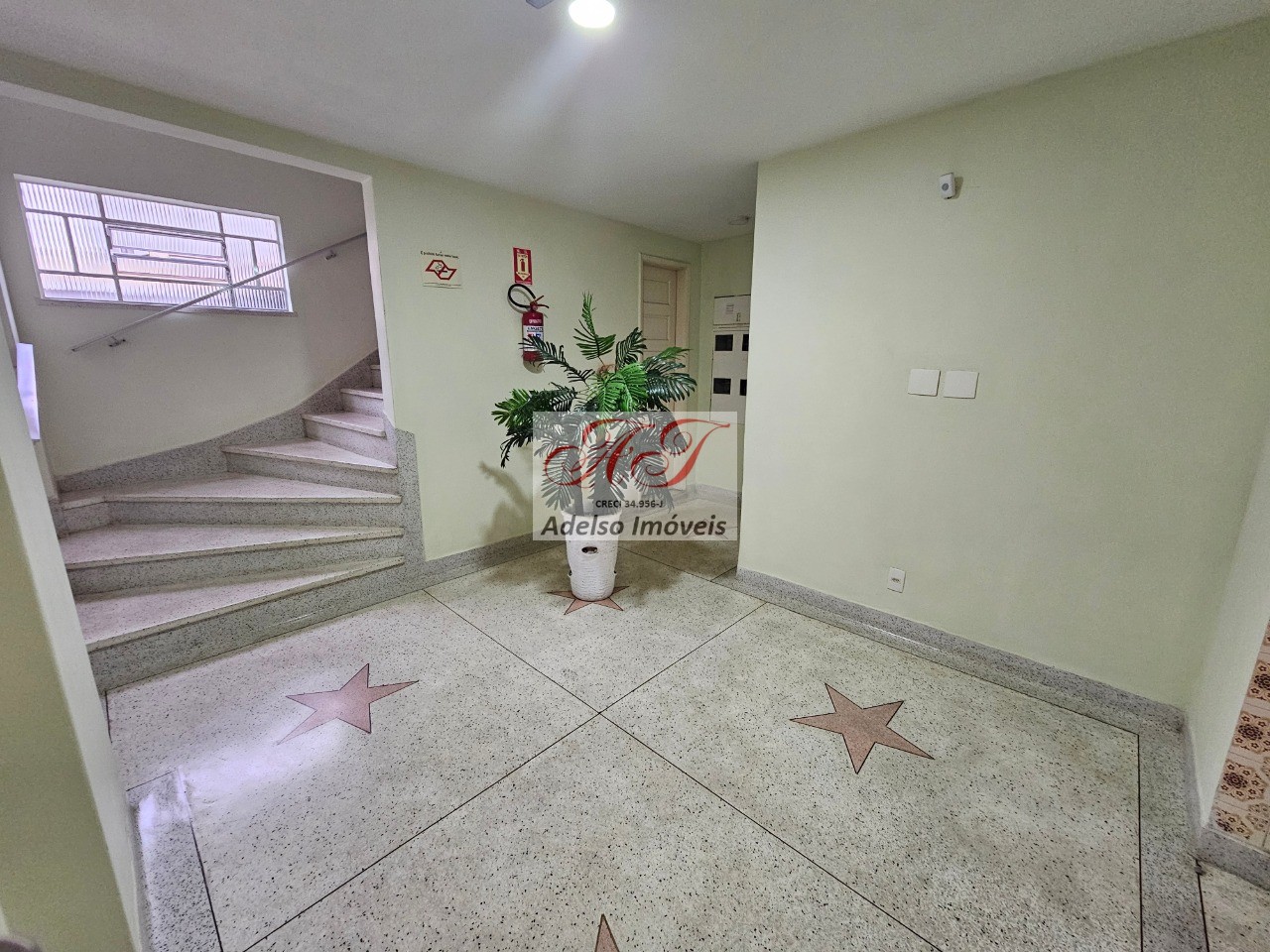 Apartamento à venda com 3 quartos, 150m² - Foto 4