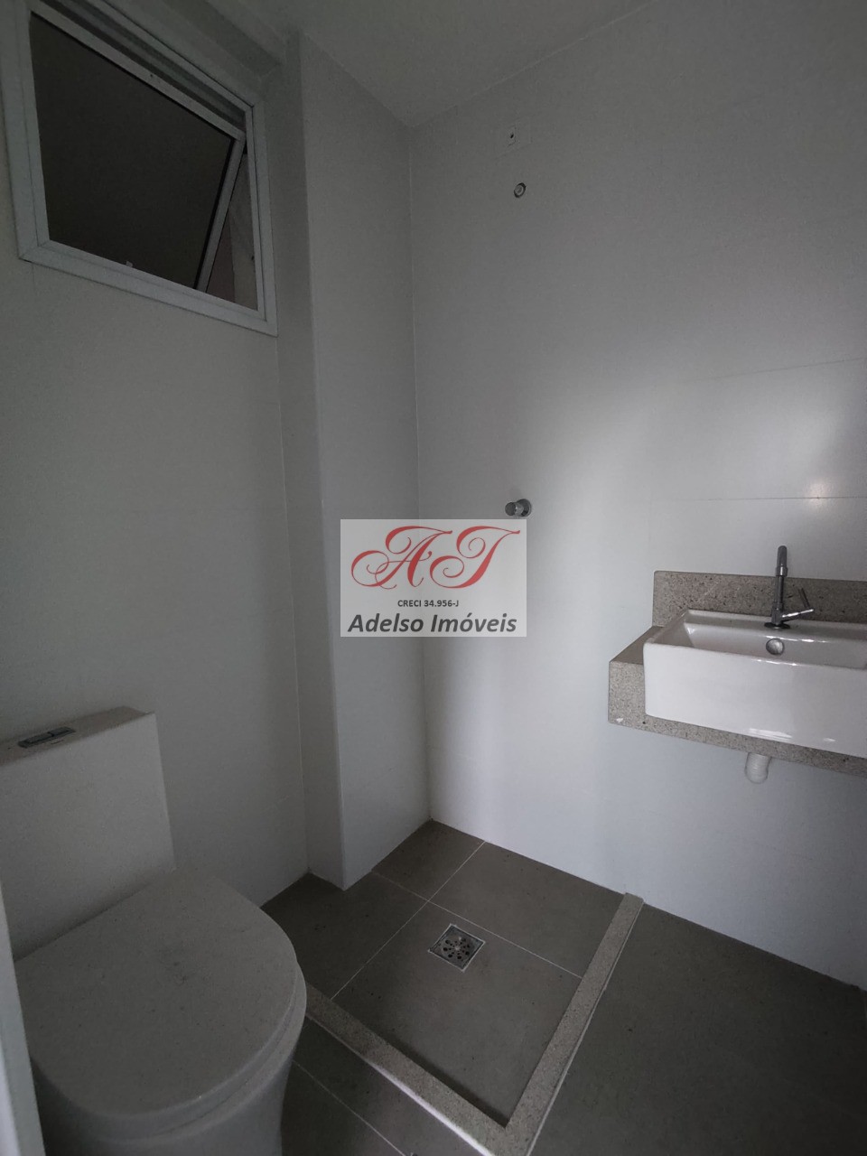 Apartamento à venda com 1 quarto, 42m² - Foto 2