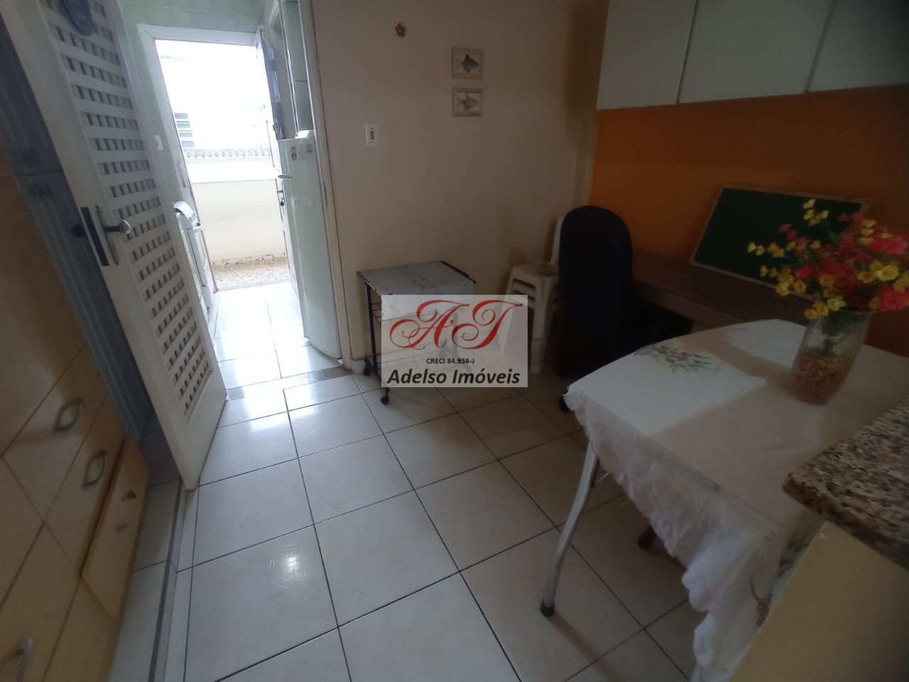 Apartamento à venda com 1 quarto, 35m² - Foto 2