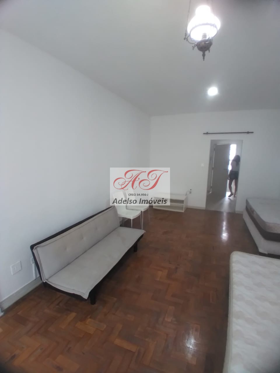 Apartamento à venda com 1 quarto, 40m² - Foto 2