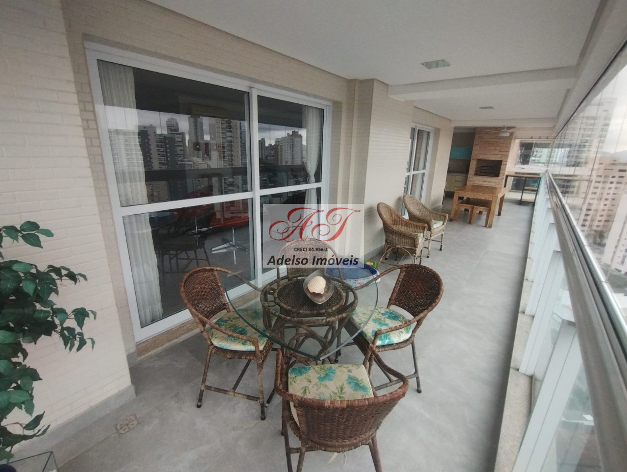 Apartamento, 3 quartos, 220 m² - Foto 1