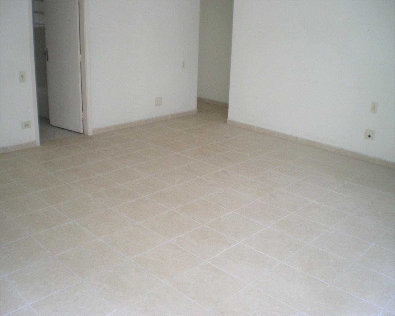 Apartamento à venda com 3 quartos, 136m² - Foto 1