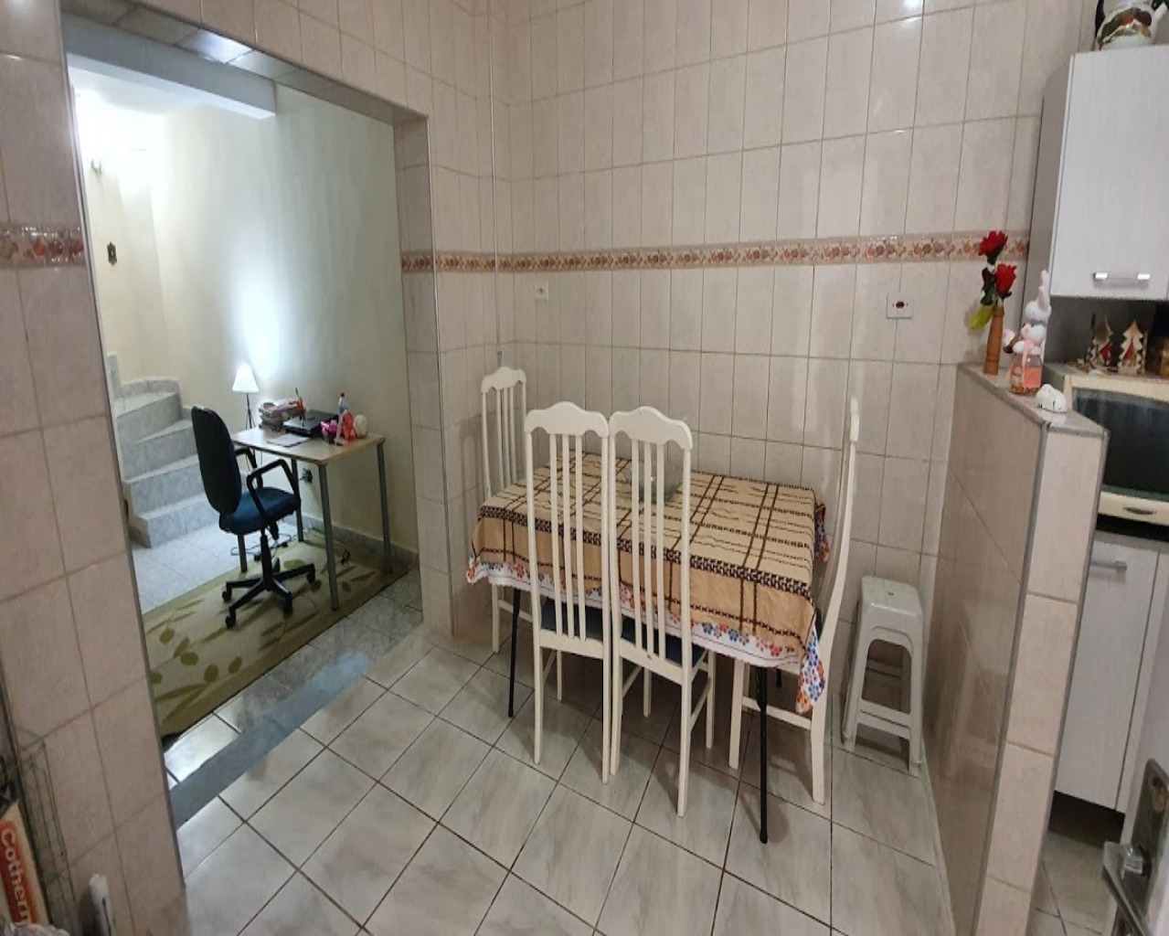 Sobrado à venda com 8 quartos, 207m² - Foto 7