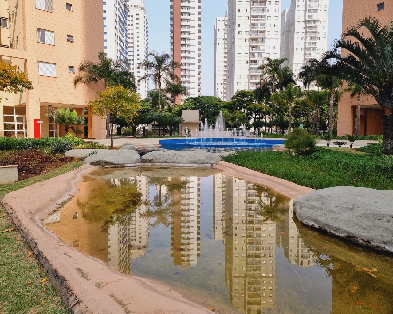 Apartamento para alugar com 3 quartos, 93m² - Foto 2