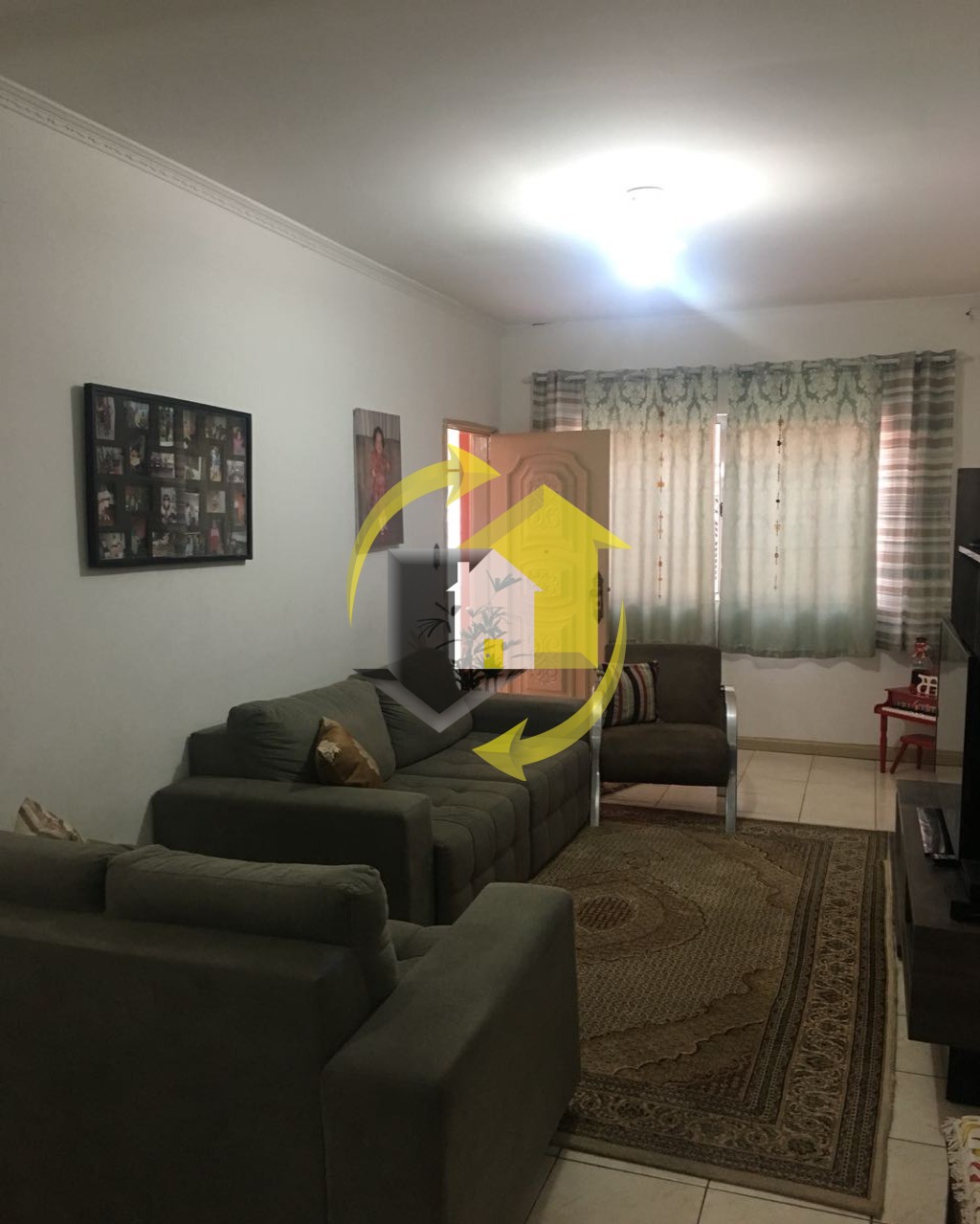 Casa à venda com 2 quartos, 140m² - Foto 1