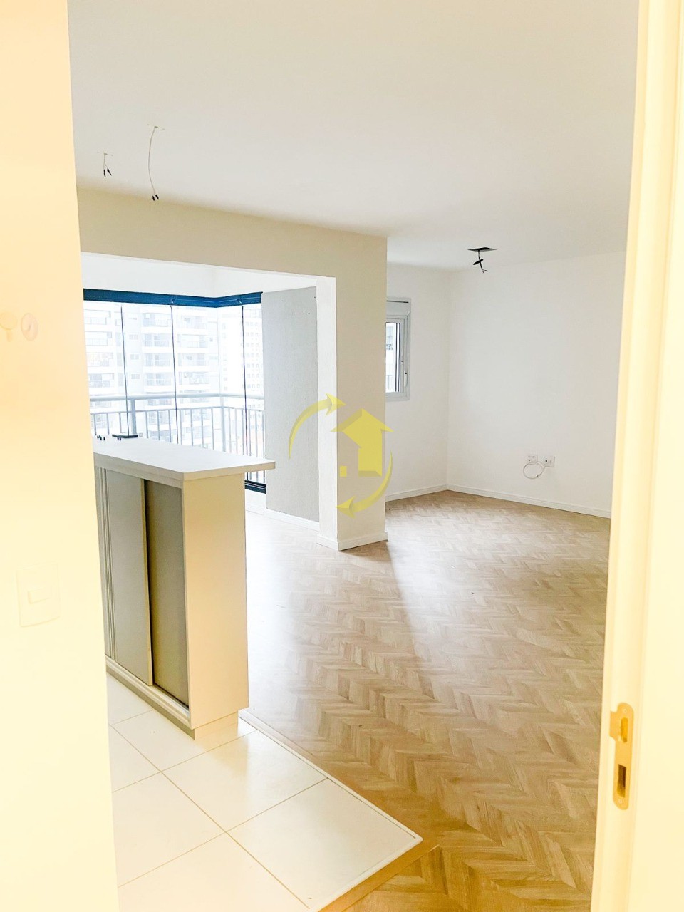 Apartamento à venda com 2 quartos, 66m² - Foto 2