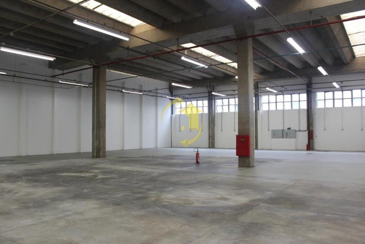 Depósito-Galpão-Armazém para alugar, 2150m² - Foto 1