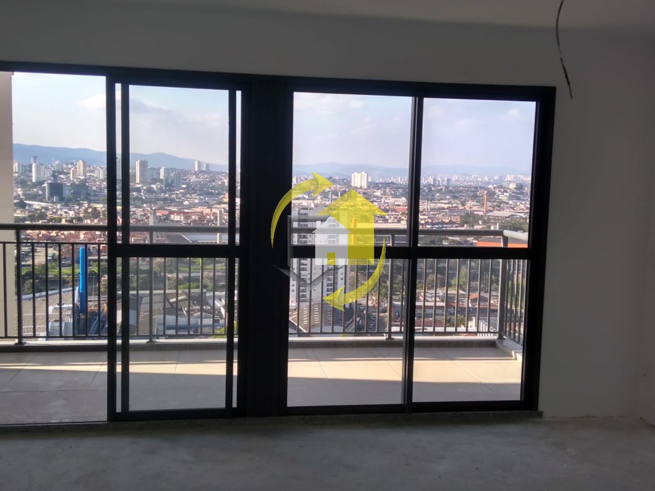 Apartamento à venda com 3 quartos, 106m² - Foto 1