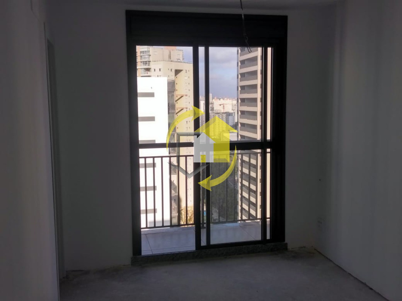 Apartamento à venda com 3 quartos, 106m² - Foto 2