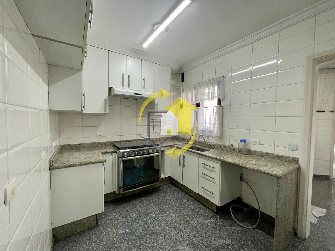 Apartamento à venda e aluguel com 3 quartos, 137m² - Foto 12