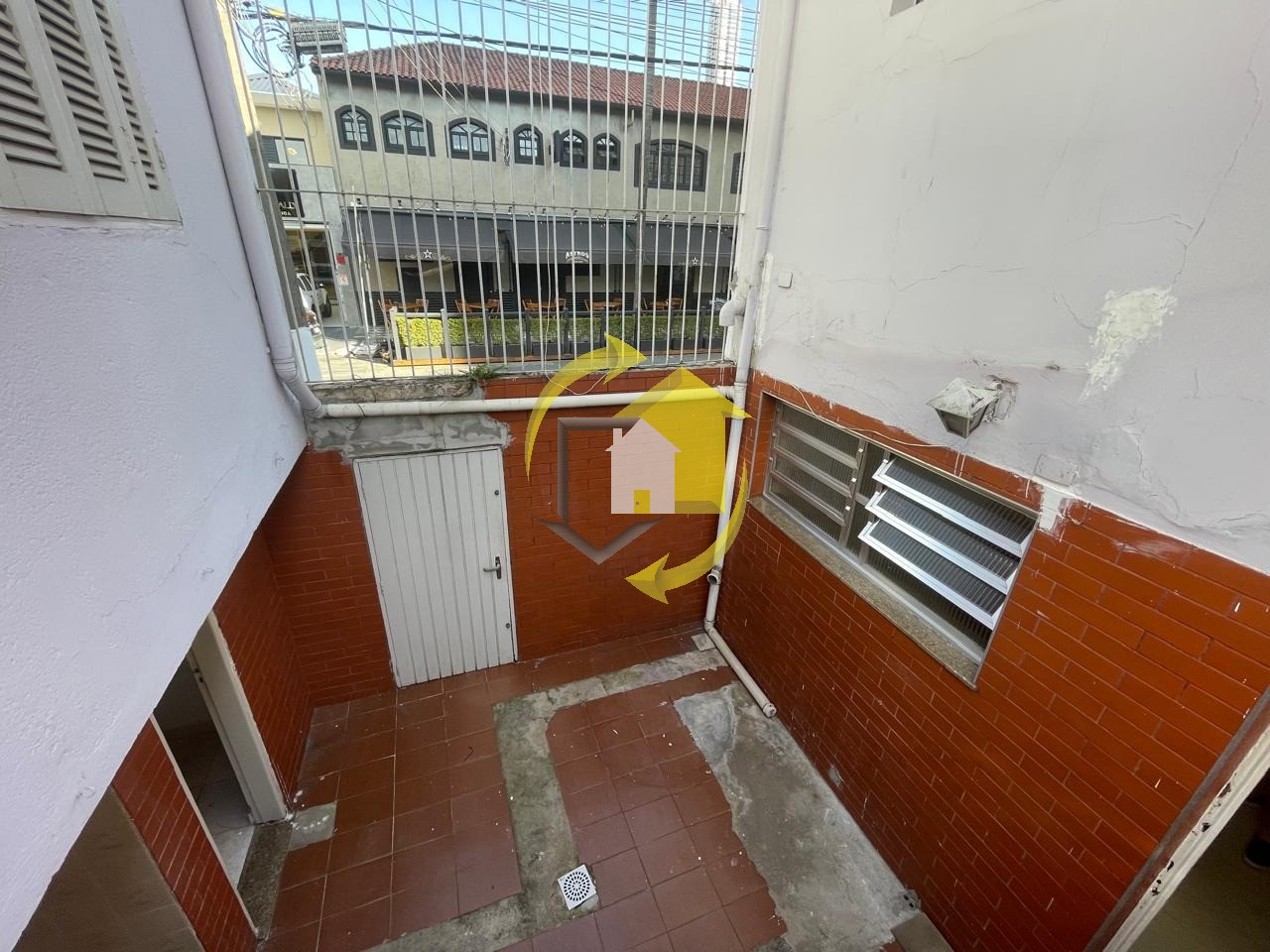 Casa Comercial para alugar com 2 quartos, 120m² - Foto 4