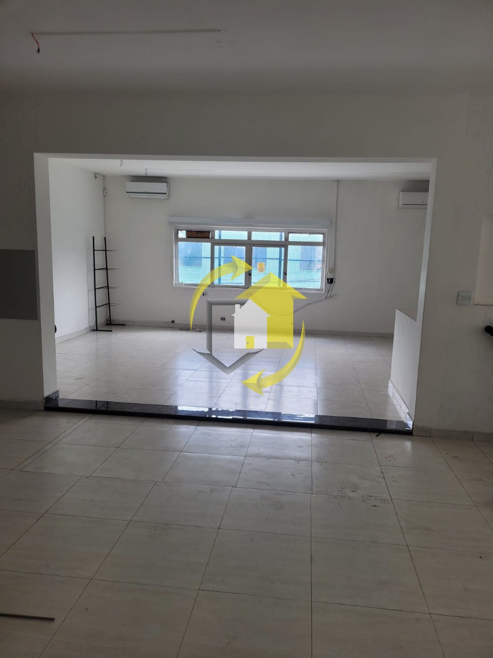 Prédio Inteiro para alugar, 239m² - Foto 2