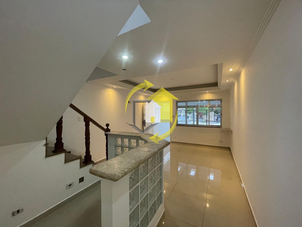 Casa Comercial para alugar com 2 quartos, 120m² - Foto 1