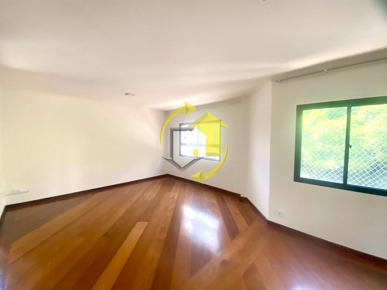 Apartamento à venda com 4 quartos, 140m² - Foto 4