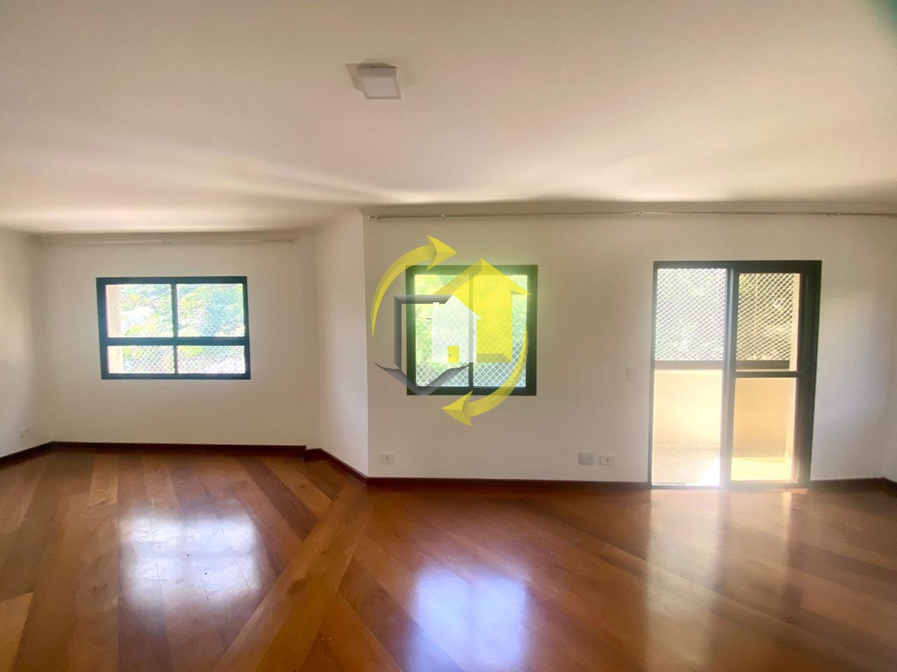 Apartamento à venda com 4 quartos, 140m² - Foto 2