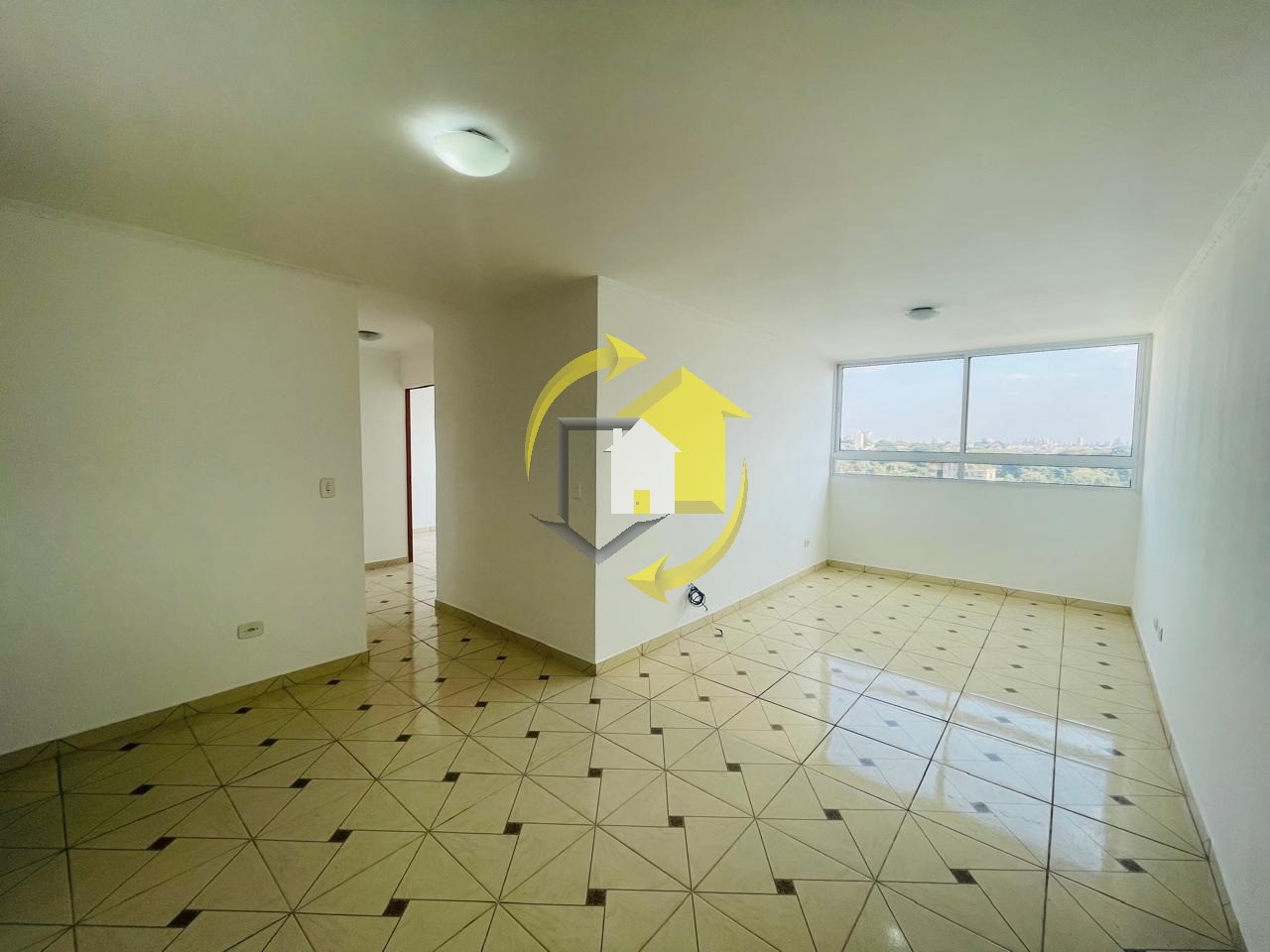 Apartamento à venda com 3 quartos, 77m² - Foto 1