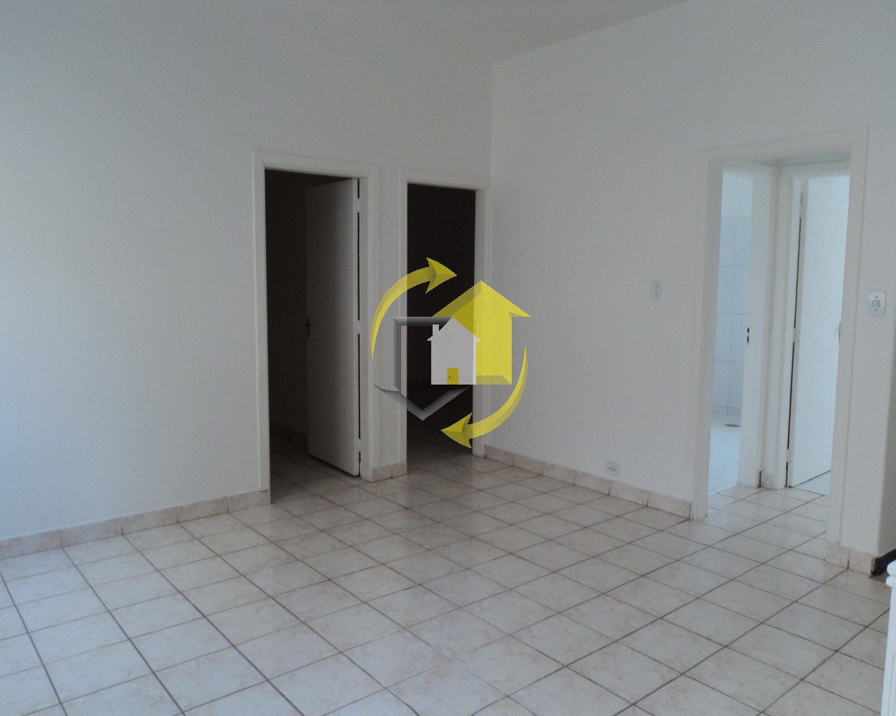 Apartamento à venda com 2 quartos, 70m² - Foto 4