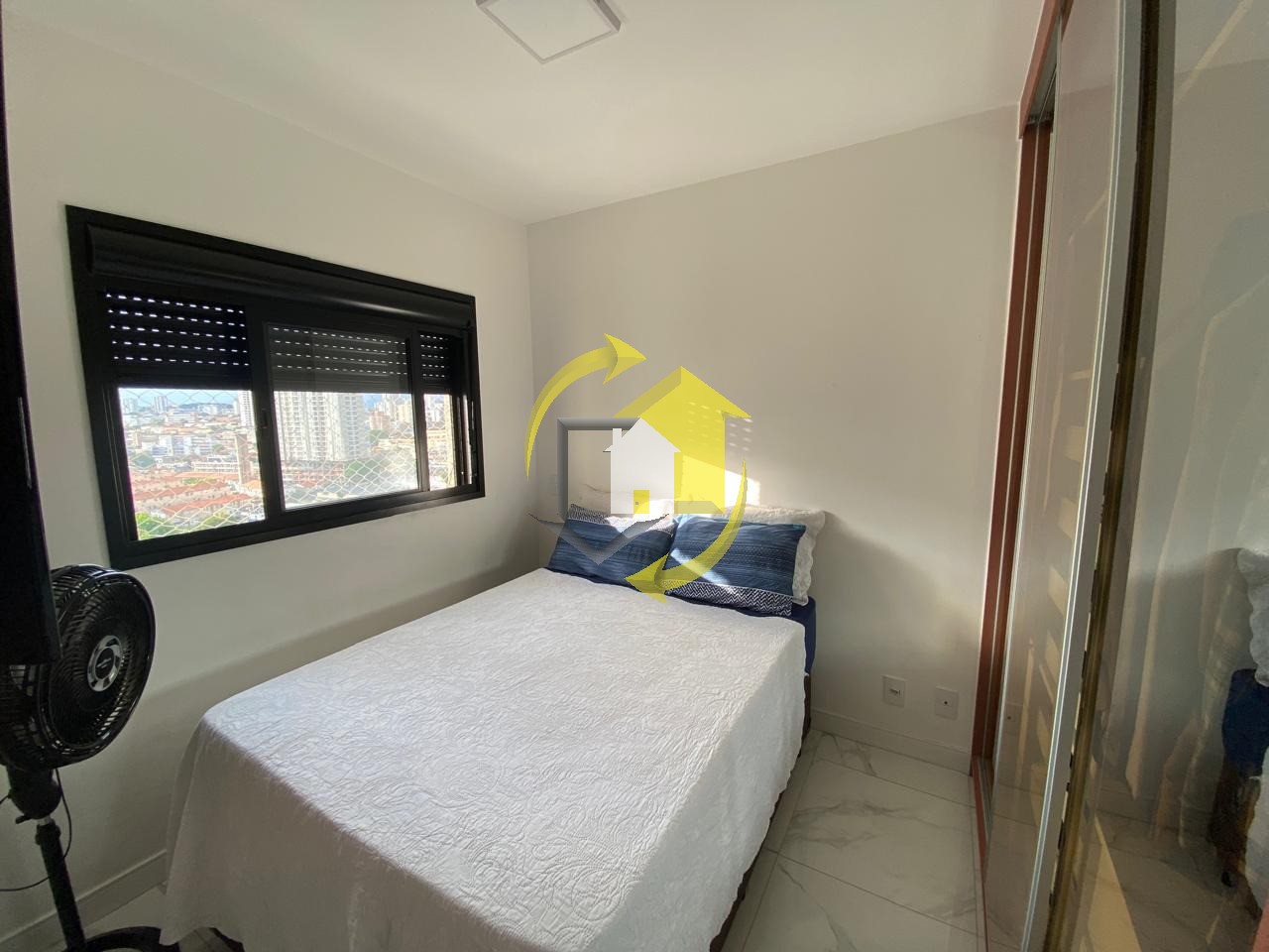 Apartamento à venda com 2 quartos, 63m² - Foto 4