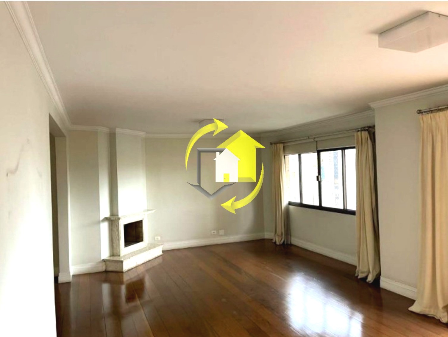 Apartamento à venda com 3 quartos, 220m² - Foto 1