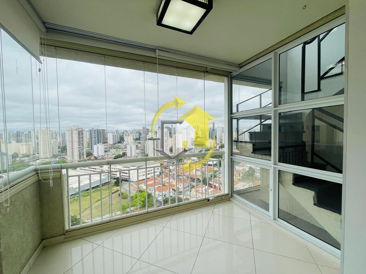 Cobertura à venda e aluguel com 3 quartos, 164m² - Foto 1