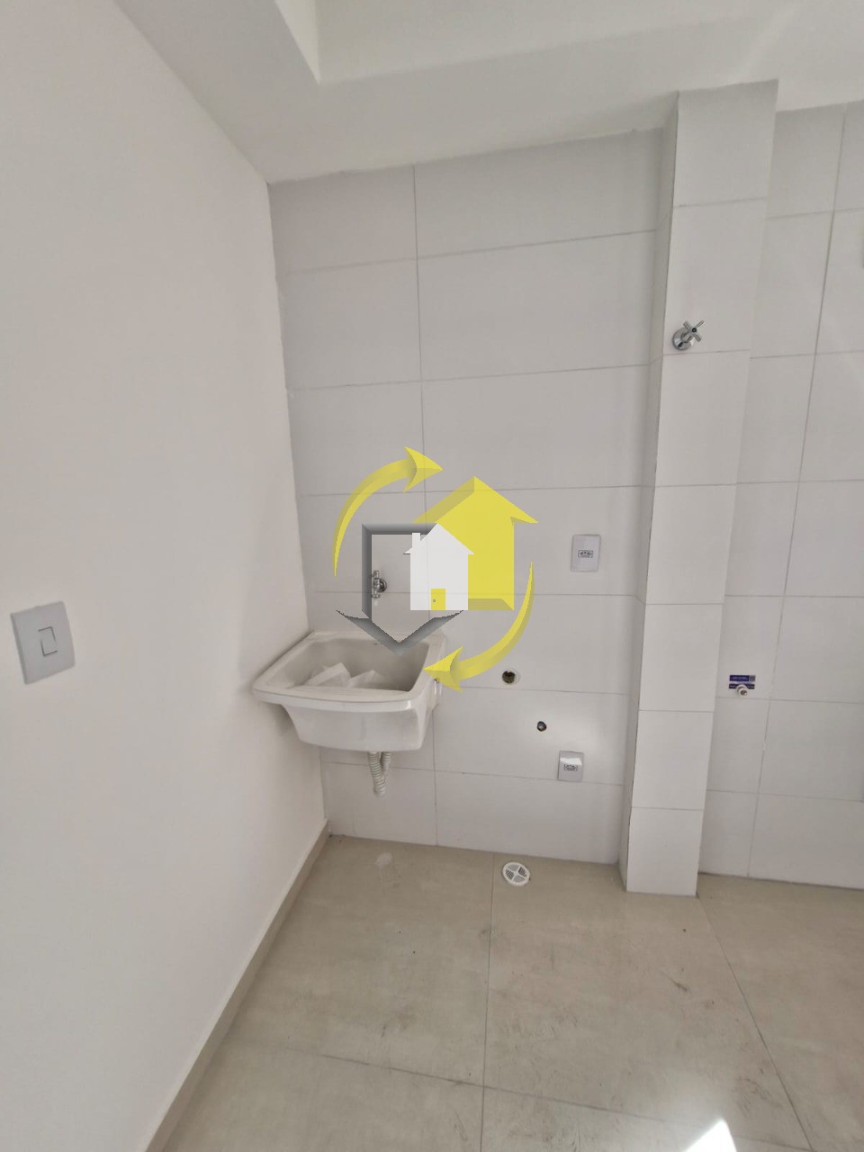 Apartamento à venda com 2 quartos, 40m² - Foto 14