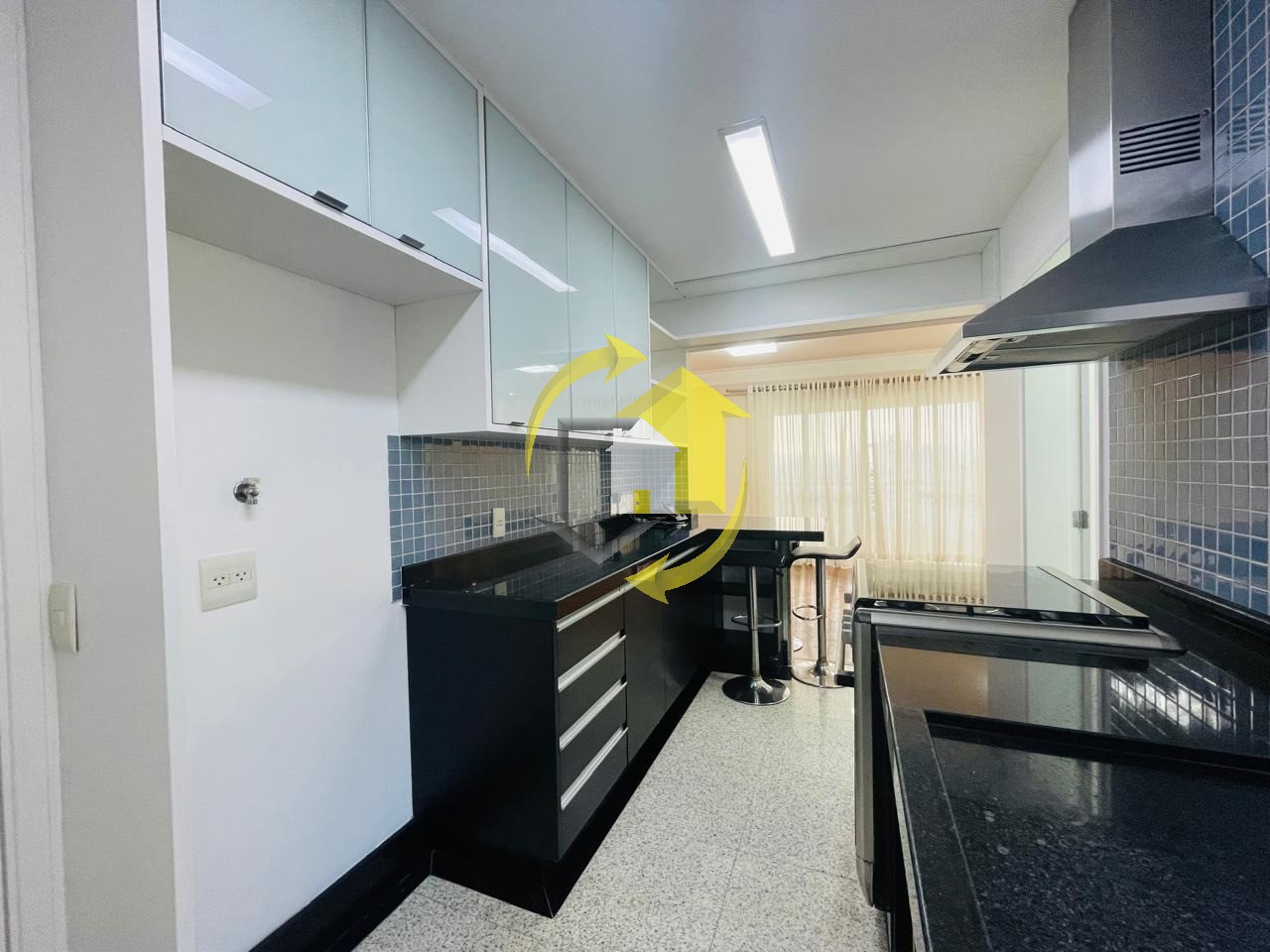 Apartamento para alugar com 2 quartos, 92m² - Foto 4