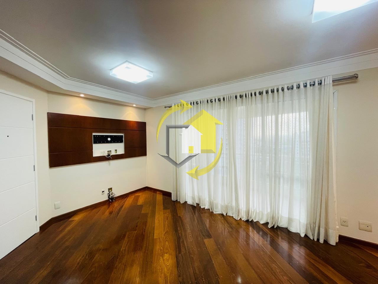 Apartamento para alugar com 2 quartos, 92m² - Foto 8