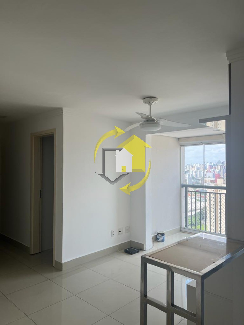 Apartamento à venda com 2 quartos, 56m² - Foto 2