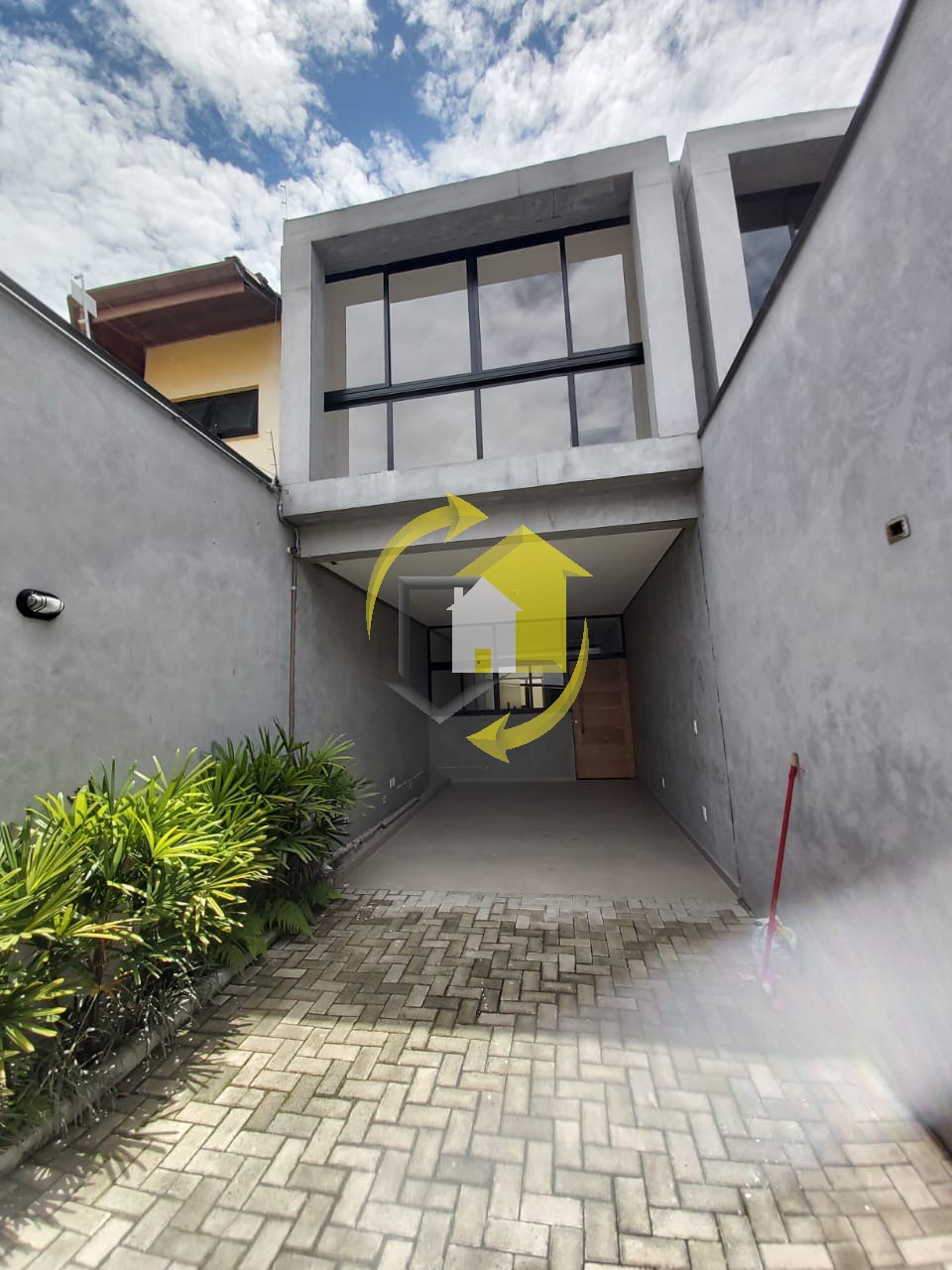 Casa Comercial para alugar com 3 quartos, 130m² - Foto 1