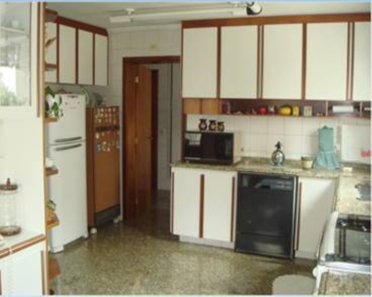 Apartamento à venda com 3 quartos, 243m² - Foto 12