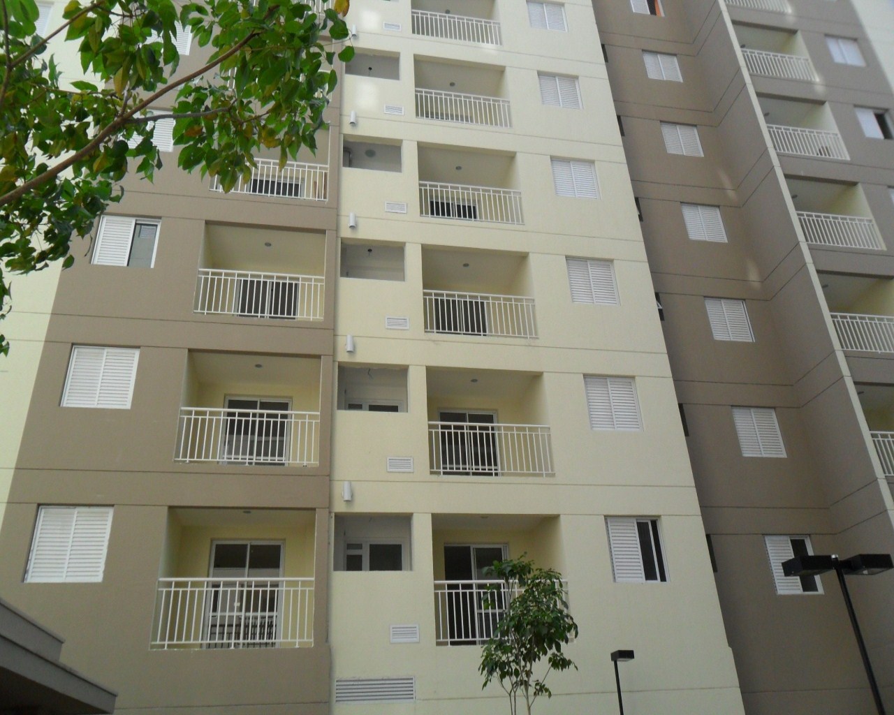 Apartamento à venda com 2 quartos, 64m² - Foto 2