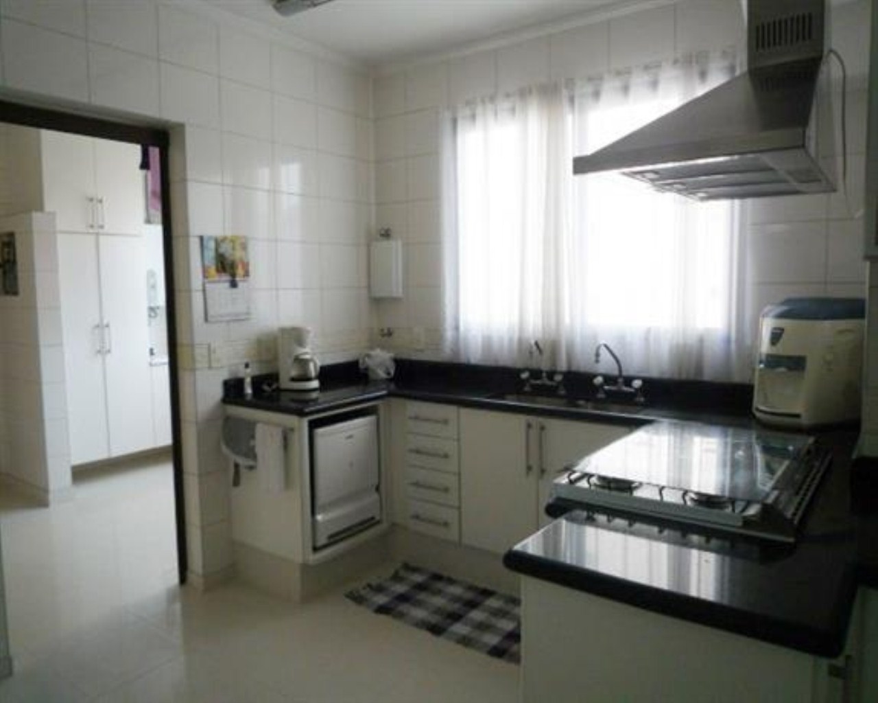 Apartamento à venda com 4 quartos, 250m² - Foto 1