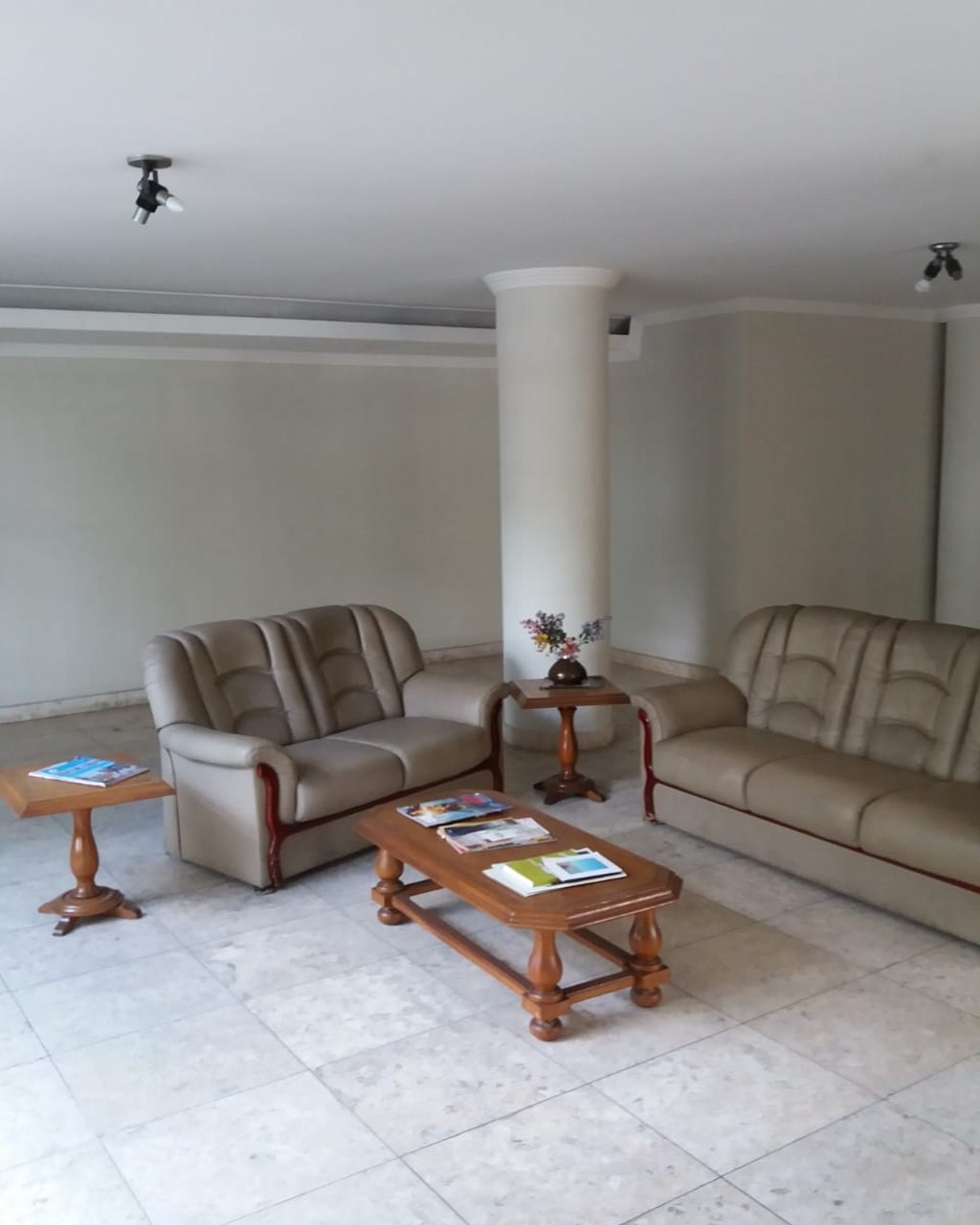 Apartamento à venda com 3 quartos, 165m² - Foto 3