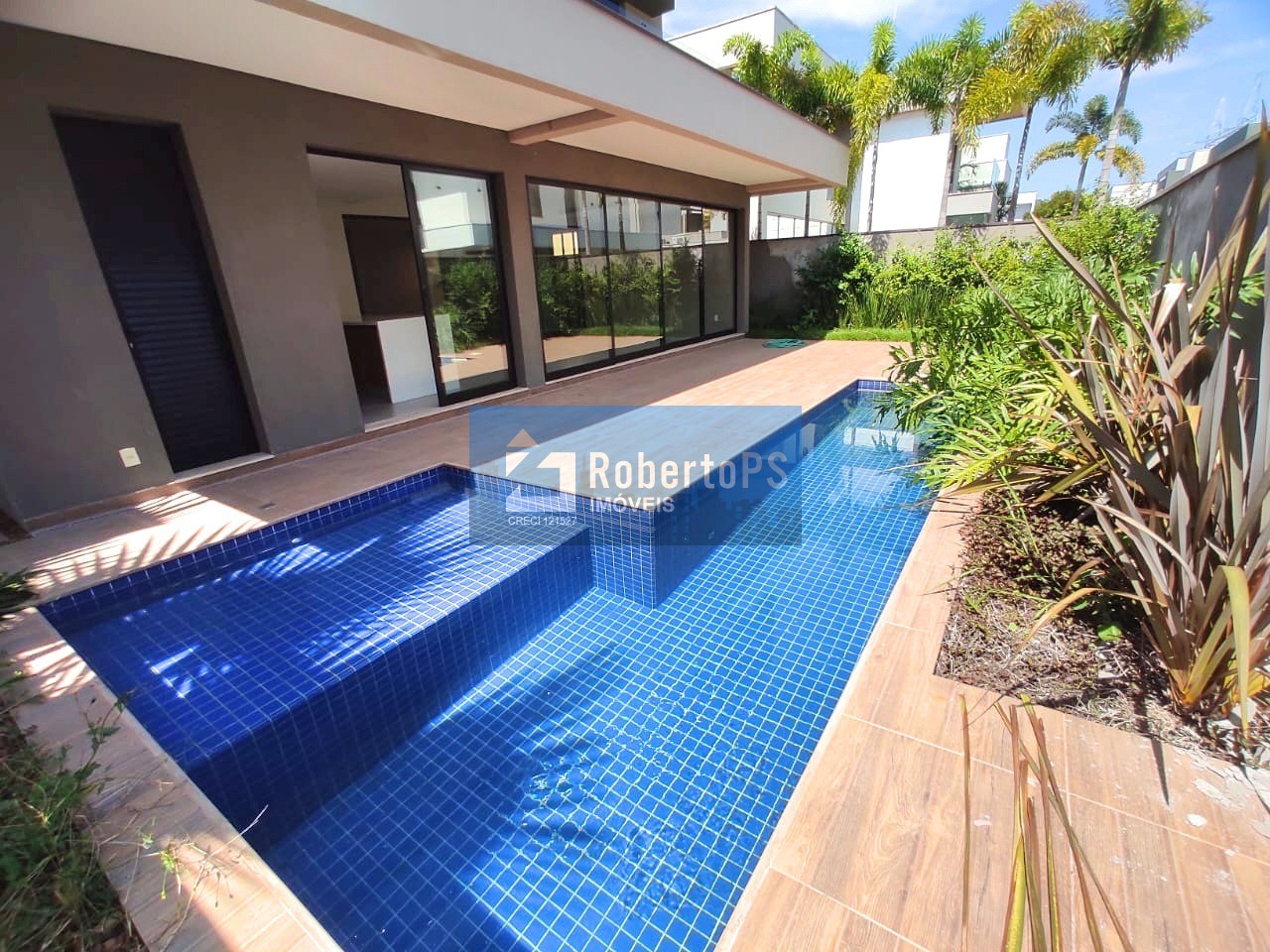 Sobrado no Golfe III,  alto padrão, 386 m2, 4 suítes, piscina, para venda R$3.950.000 - São José dos Campos-SP