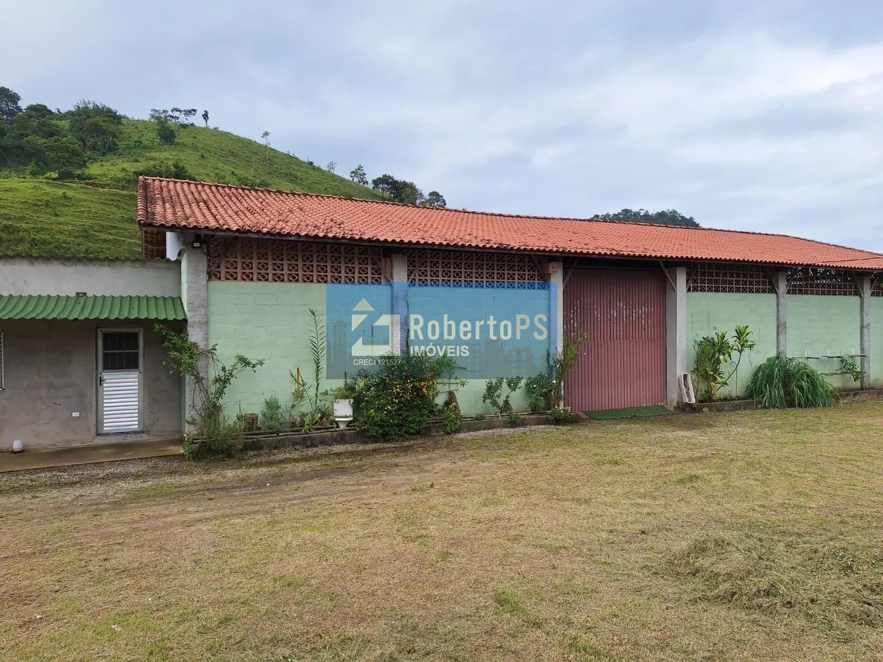 Locação de Galpão comercial e industrial na Rodovia Tamoios