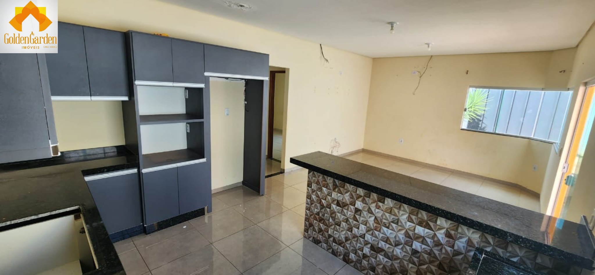 Casa à venda com 3 quartos, 131m² - Foto 1