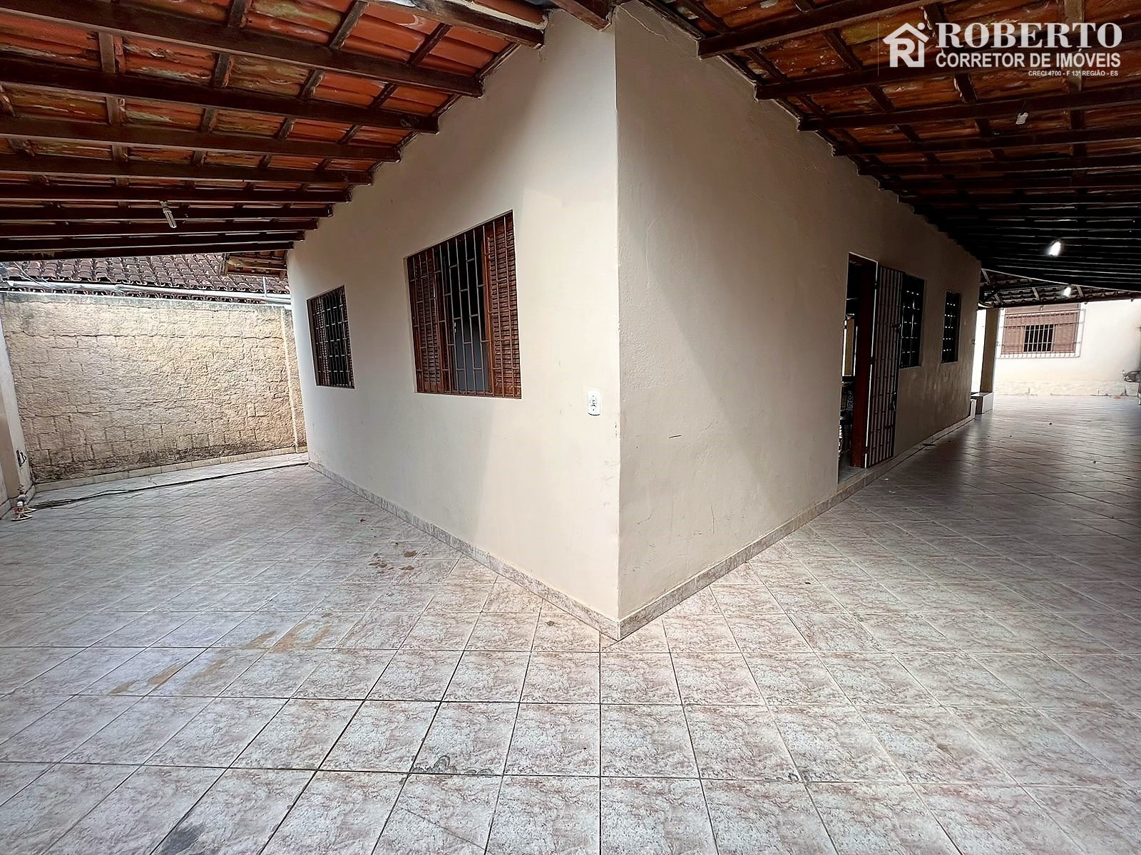 Casa à venda com 5 quartos, 300m² - Foto 3