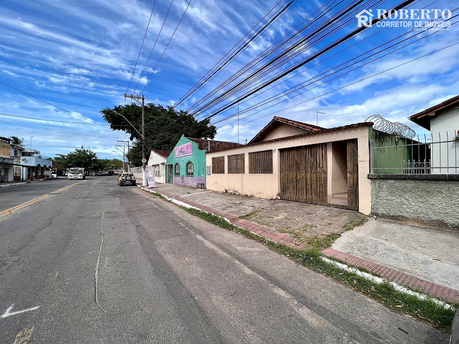 Casa à venda com 5 quartos, 300m² - Foto 2